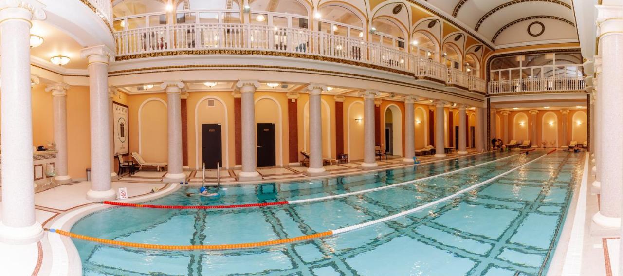 Londonskaya Spa Hotel Odesa Swimming Pool photo
